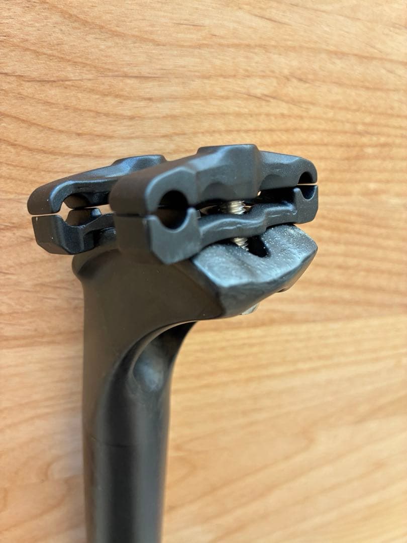 新品未使用　TNI LW168 シートポスト　φ27.2 400mm