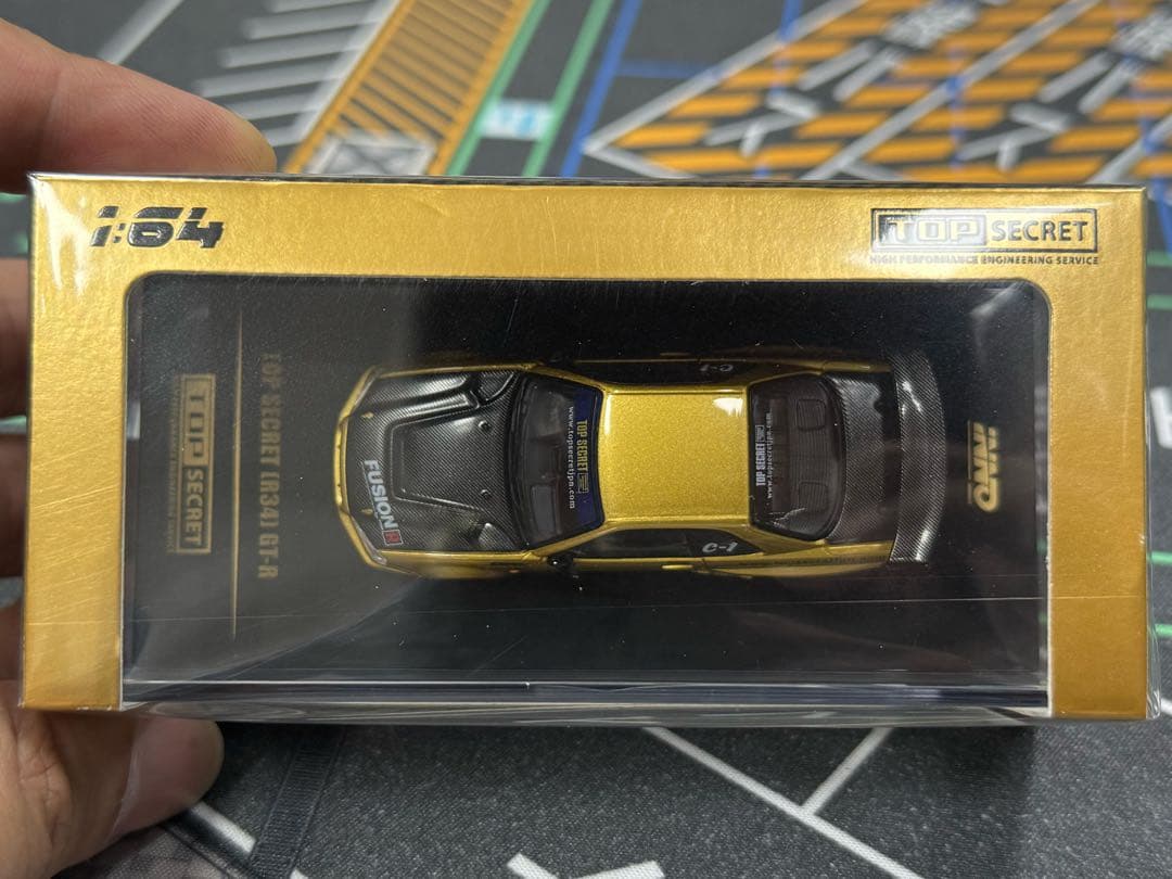 Inno64 1/64 TOP SECRET R34 GTR GOLD ミニカー