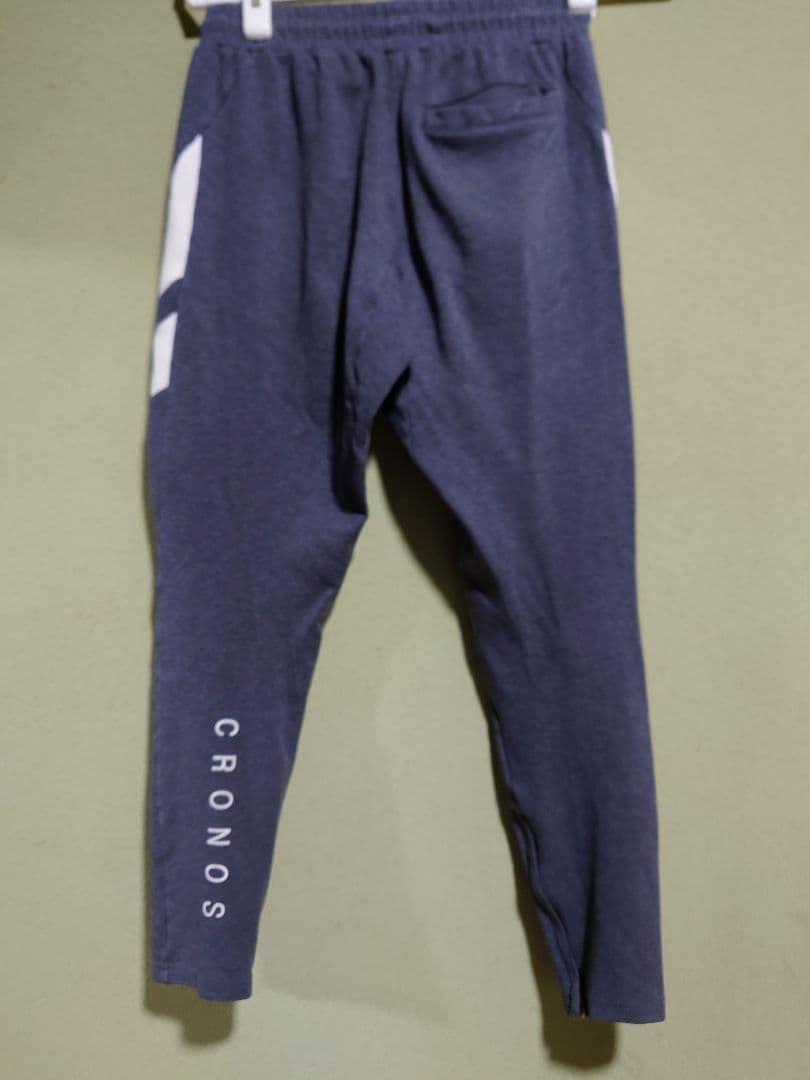 クロノスのジョガーパンツ Mサイズ グレー