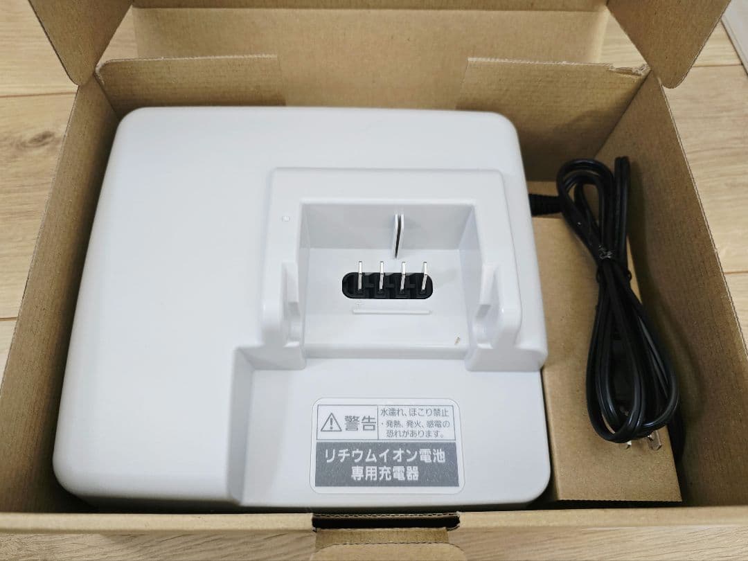 【新品未使用】Panasonic NKJ061 バッテリー充電器