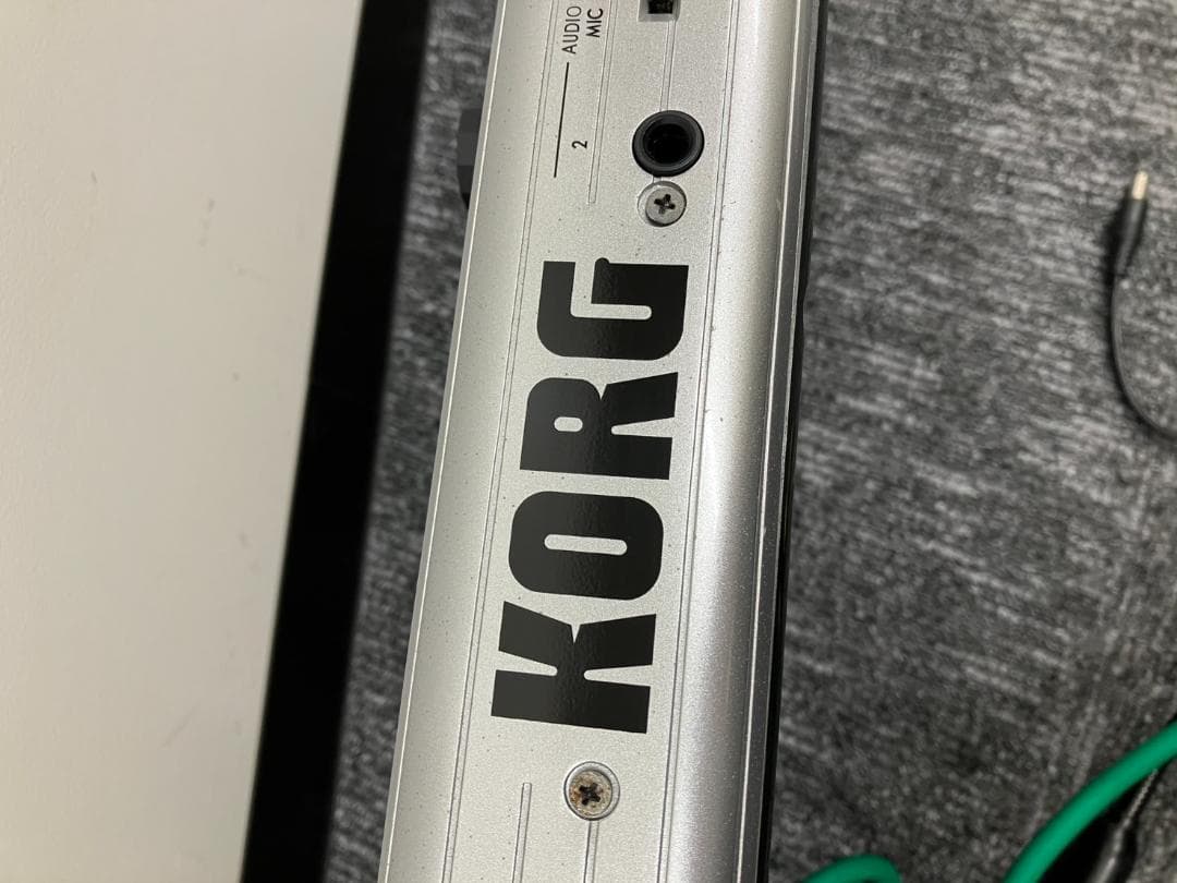 KORG コルグ　シンセサイザー　R3 キーボード