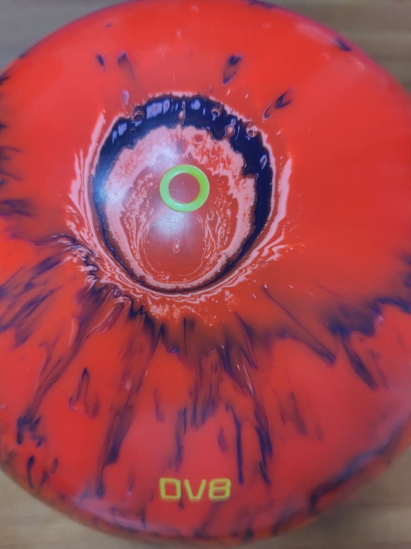 DV8 Verge Hybrid ボウリングボール 15ポンド3オンス