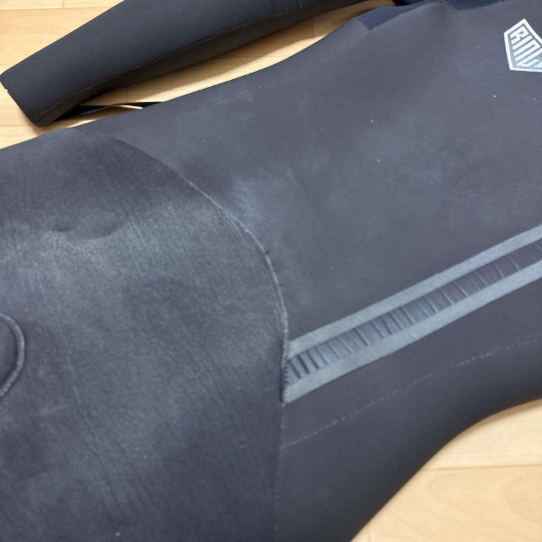 リンコン　セミドライウェットスーツ5×3mm