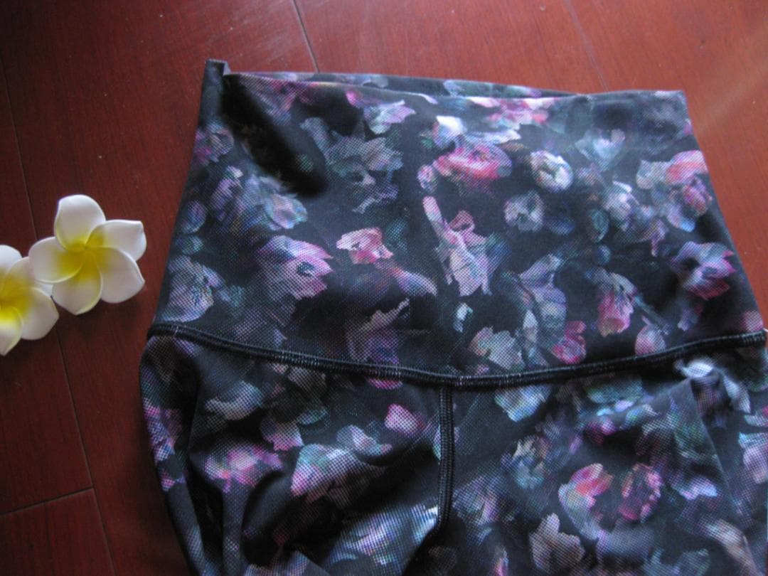 【レア】新品タグ付　ルルレモン　wunder　under　crop　2