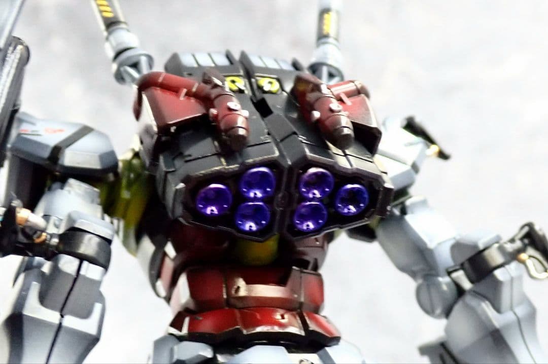 HG 白いガンダム(元は赤いガンダム) ガンプラ 全塗装 塗装済み 完成品