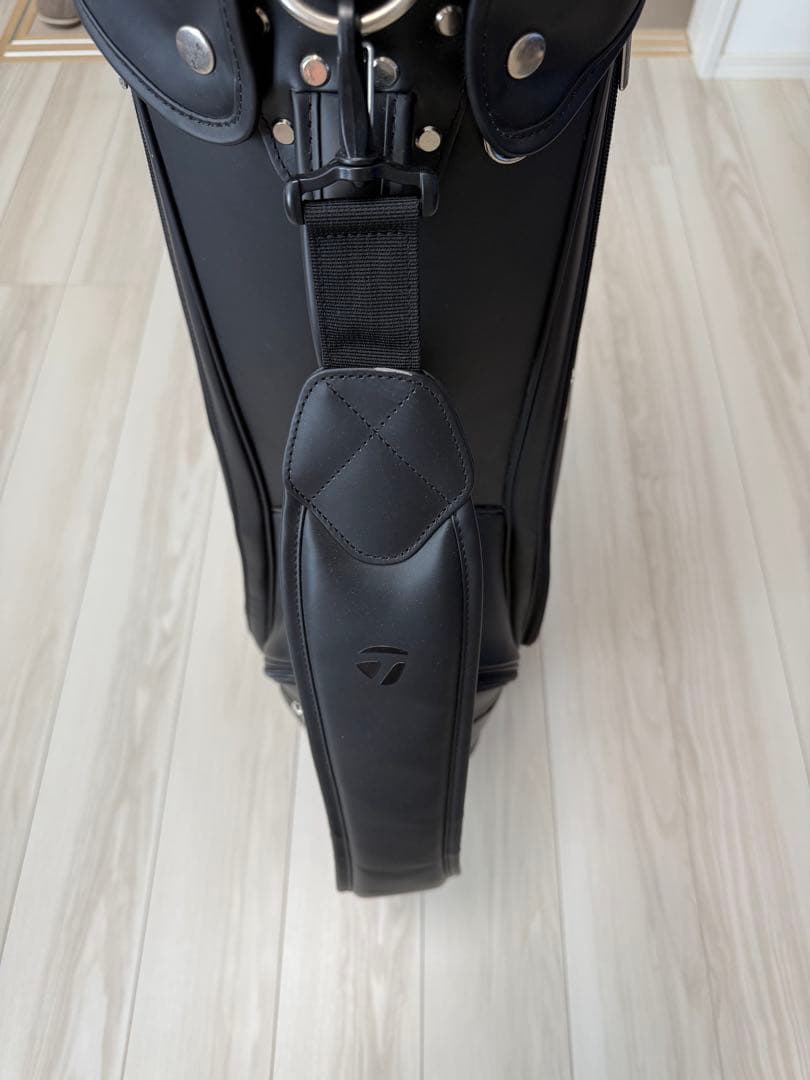 TaylorMade ブラック キャディバッグ　《美品》