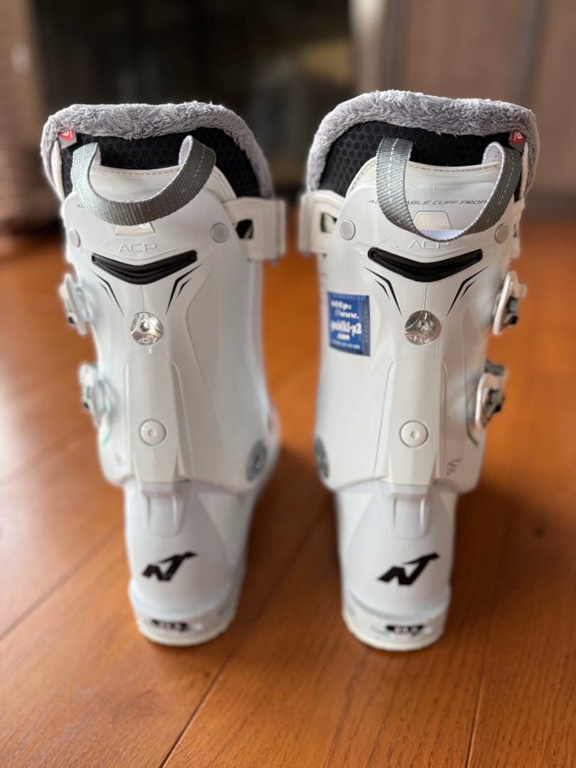 Nordica ノルディカ 女性用スキーブーツ 23.5㎝