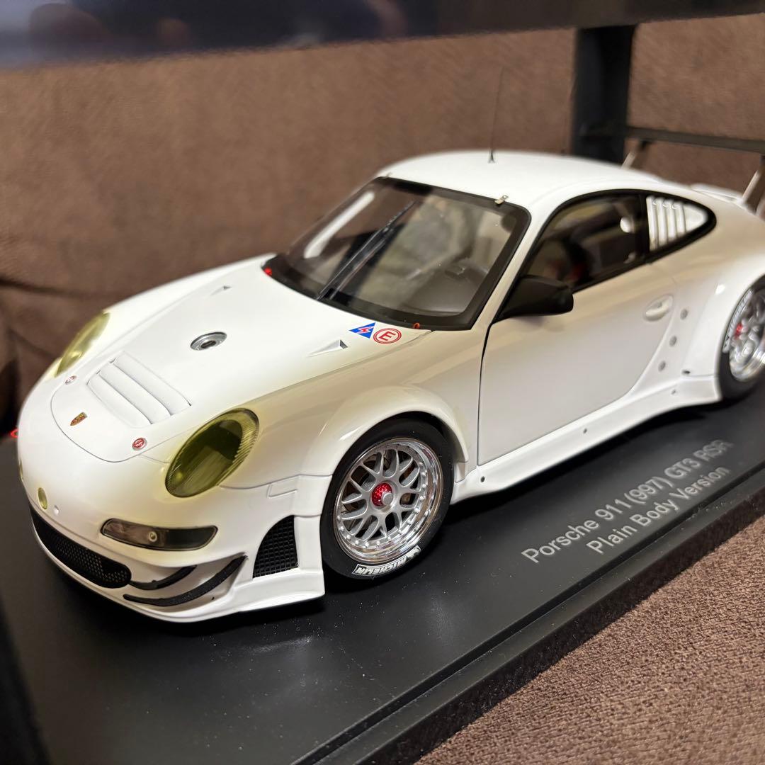 AUTOart Porsche 911 GT3 RS ミニカー1/18