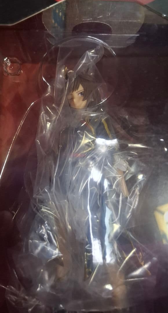 ウマ娘 公式応援タオル4枚とクッションとうちわとクリアファイル7枚とフィギュア