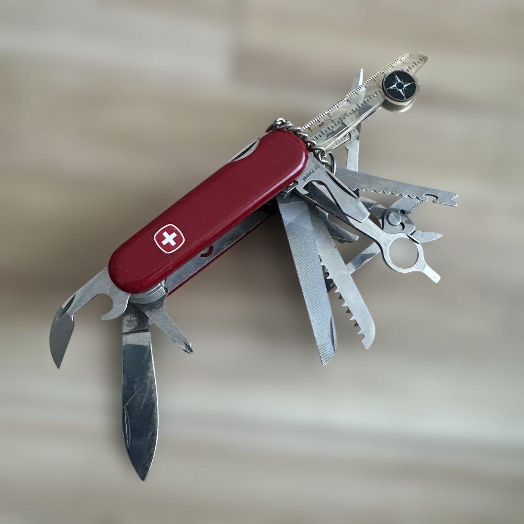 ウェンガー　スイスチェストプラスアーミーナイフ！レアモデル