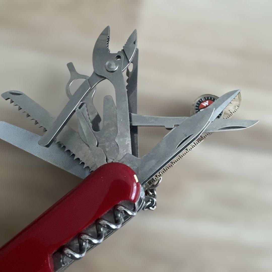 ウェンガー　スイスチェストプラスアーミーナイフ！レアモデル