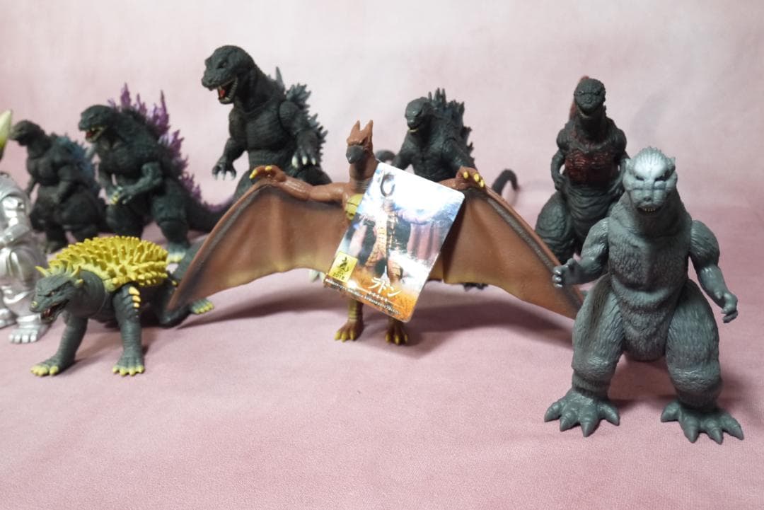 ゴジラ　メカゴジラ　ガイガン　ラドン　レギオン　デストロイア　コング　15体