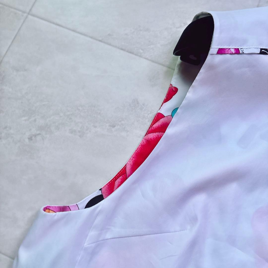 未使用級✨レオナール スポーツ リバーシブル ベスト ロゴ 花柄 XL