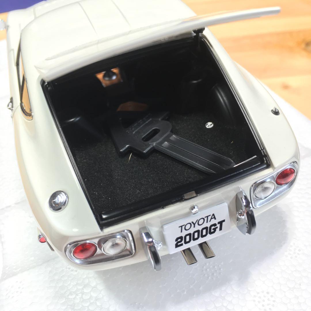 オートアート　トヨタ2000GT 再販版　超美品