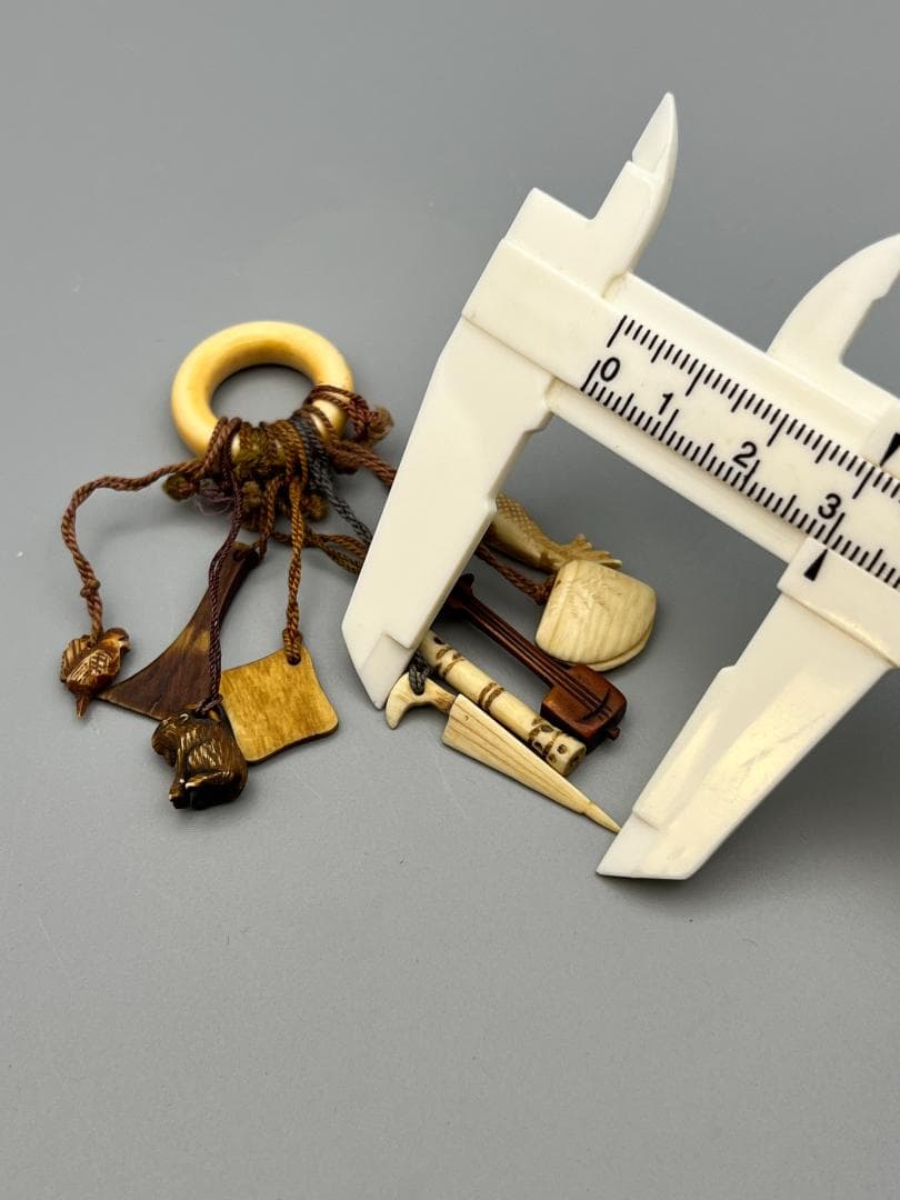 江戸期　レアミニ根付　天然素材　魚　貝　三味線　笛　傘　兎　10点　アンティーク