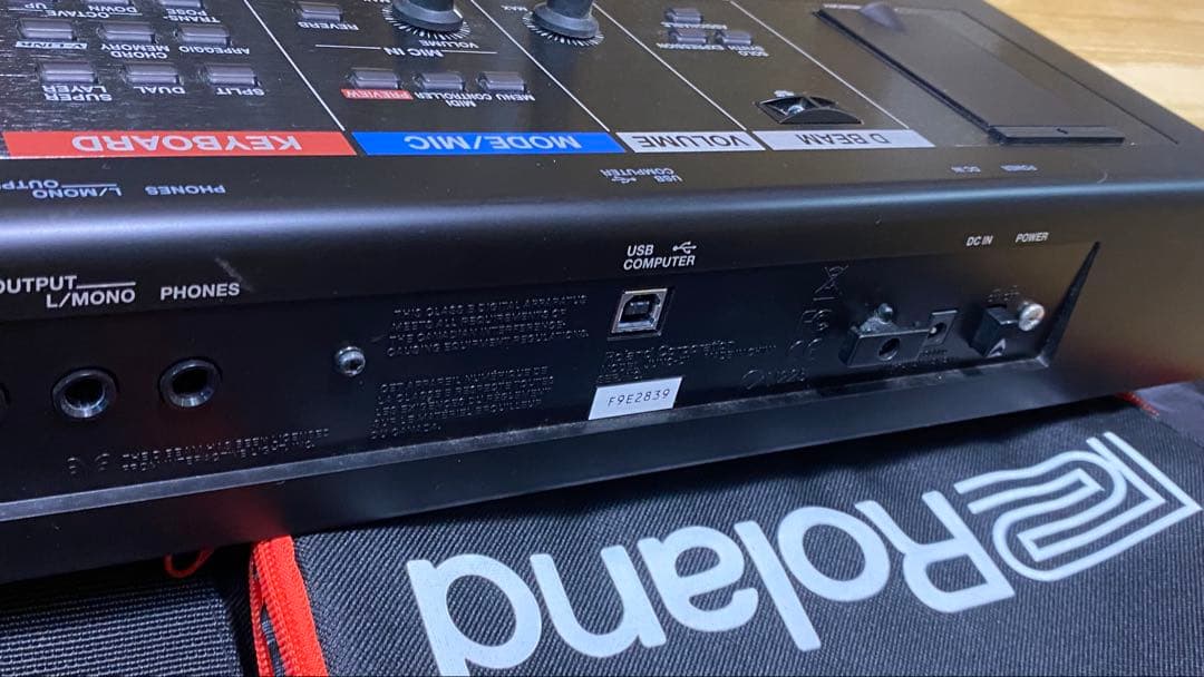 Roland JUNO-DI シンセサイザー 61鍵盤 キース、ペダル付き