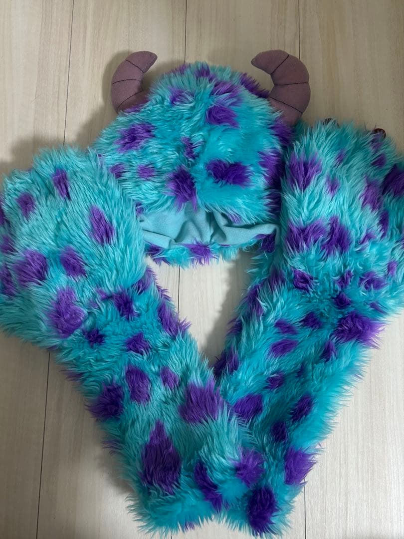 ディズニー モンスターズインク サリー ファンキャップ マフラー 美品