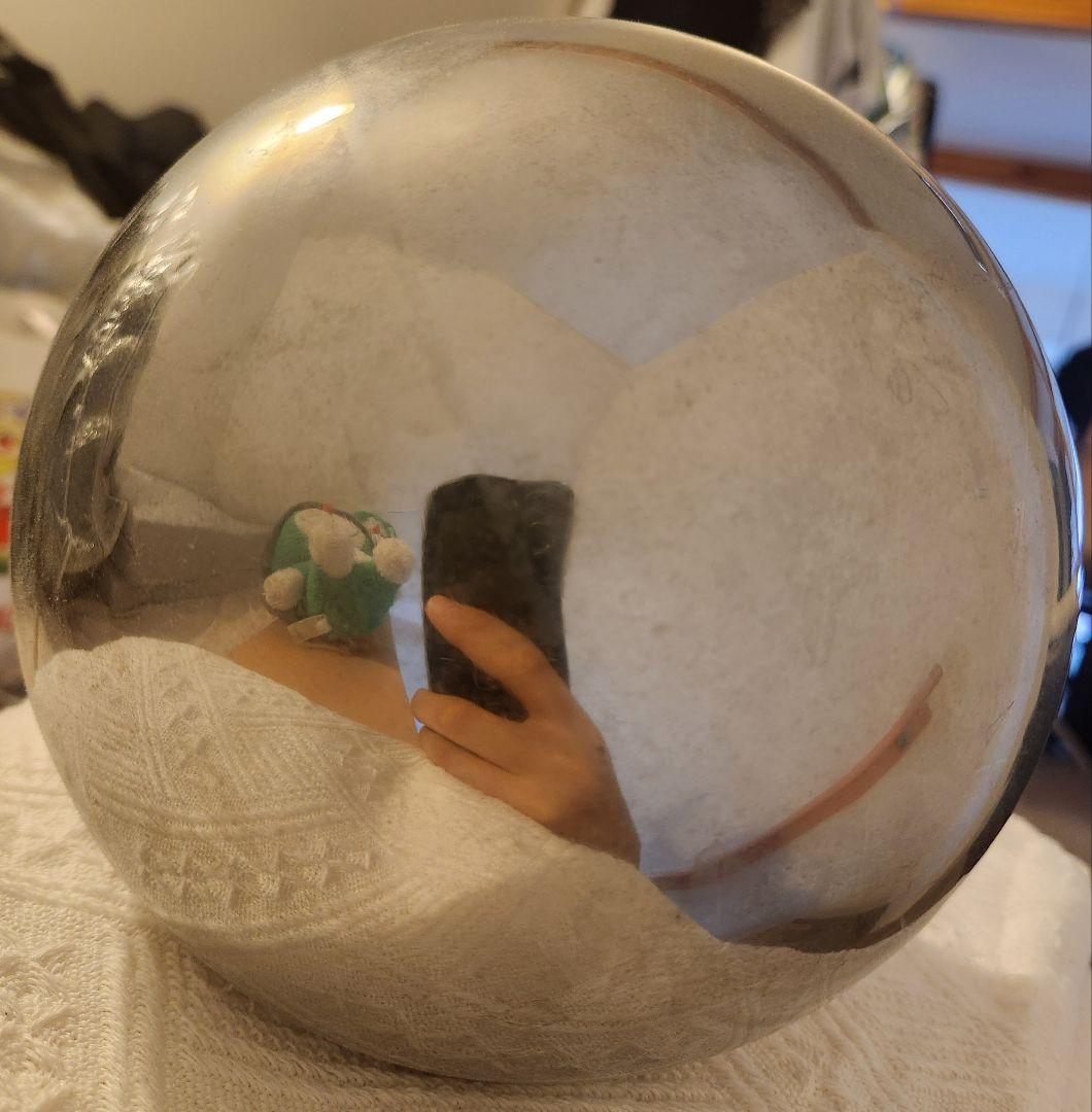 草間彌生横浜トリエンナーレ 球形アート作品