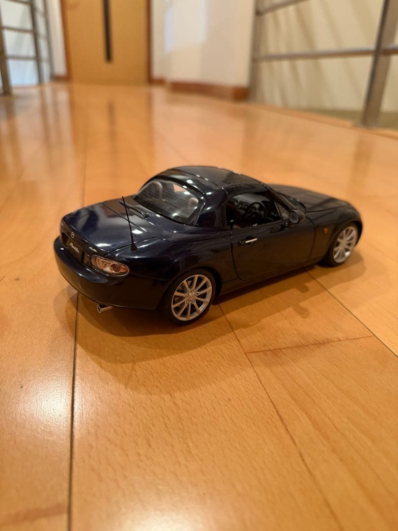 AUTOart オートアート 1/18 MAZDA MX-5 ROADSTER