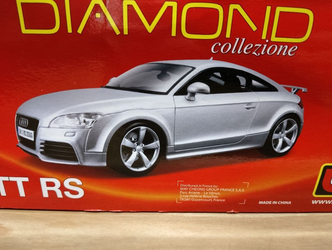 1/18 アウディ　2代目TT RS　ミニカー　シルバー