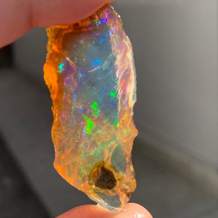 ソリッドオパール80.5ct/コントラルスオパール