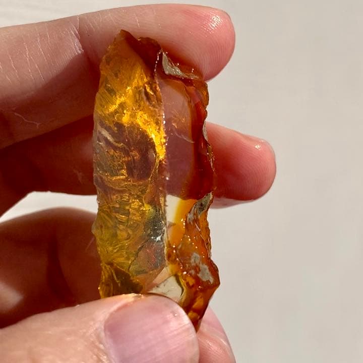 ソリッドオパール80.5ct/コントラルスオパール