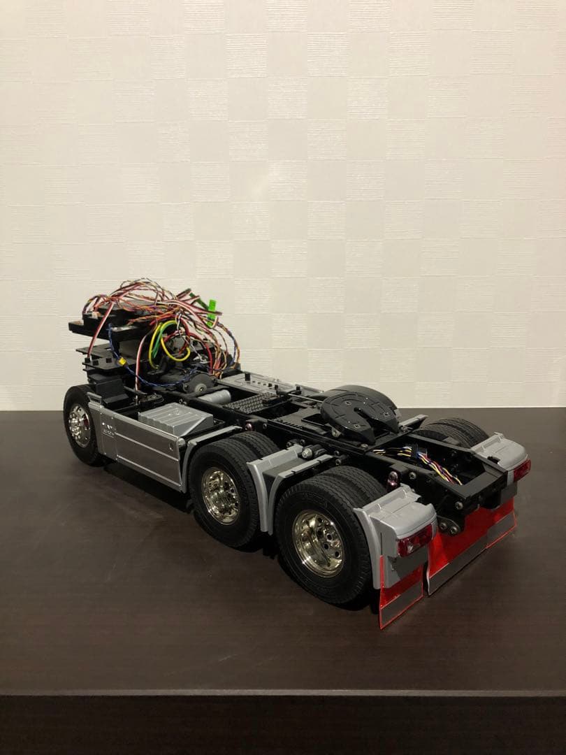 タミヤ 1/14 トレーラーヘッド MAN TGX 26.540 6×4 XLX