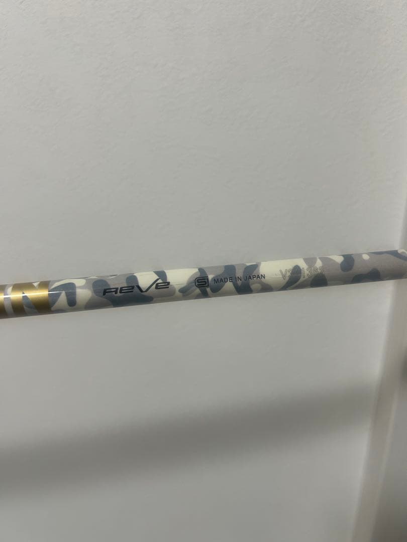 REVE LOVE GUNゴルフシャフト ホワイト・カモフラージュ　1W用