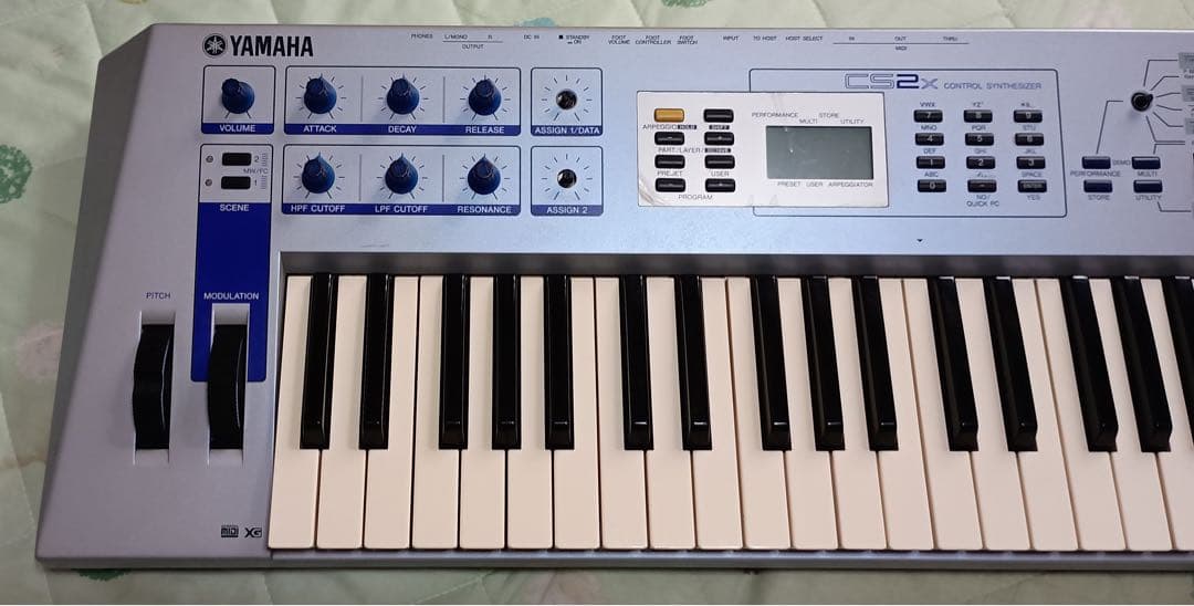 ヤマハ CS2x シンセサイザー 中古(純正電源コード(PA-3B)ペダルあり)