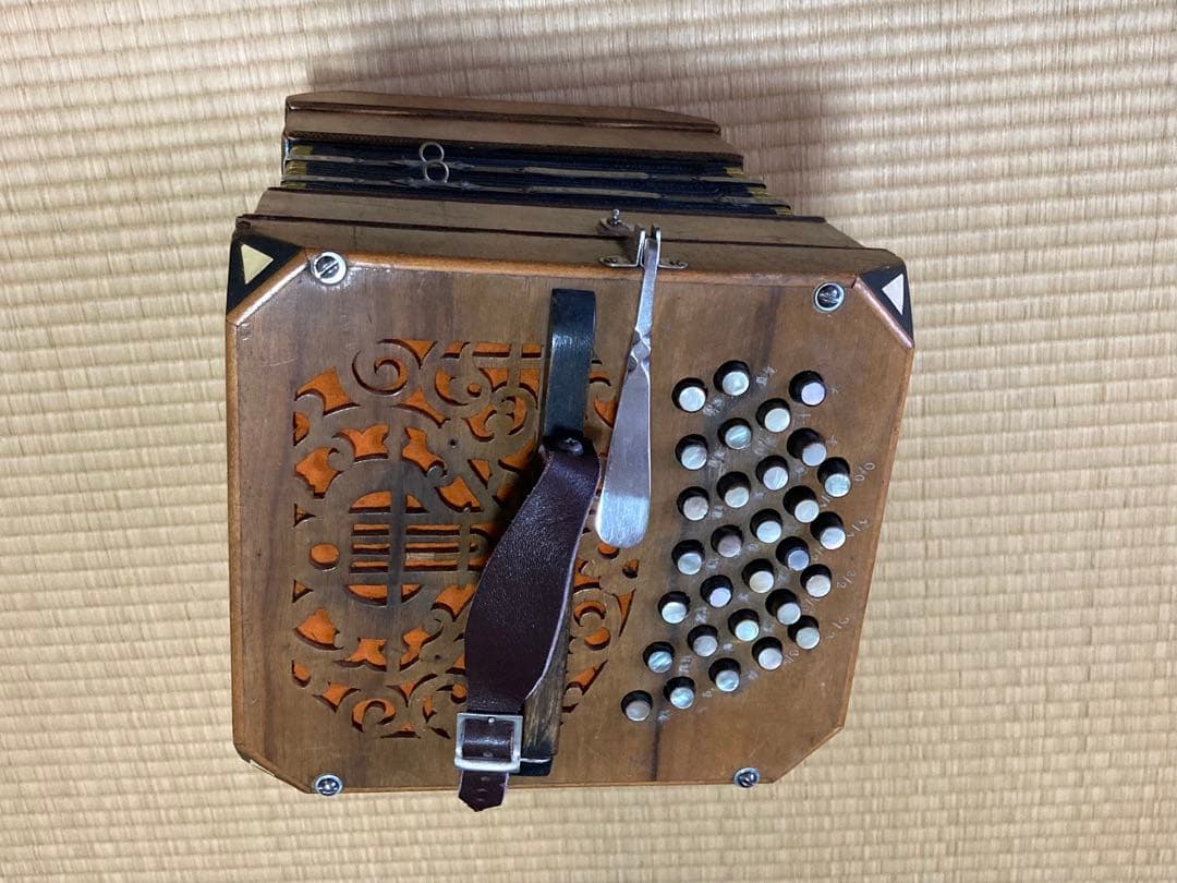 52ボタン バンドネオン ハードケース付き