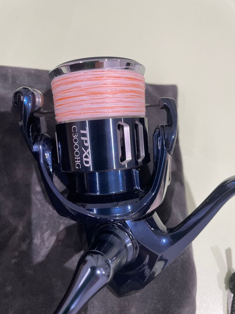 21ツインパワーXD C3000HG 収納袋付き