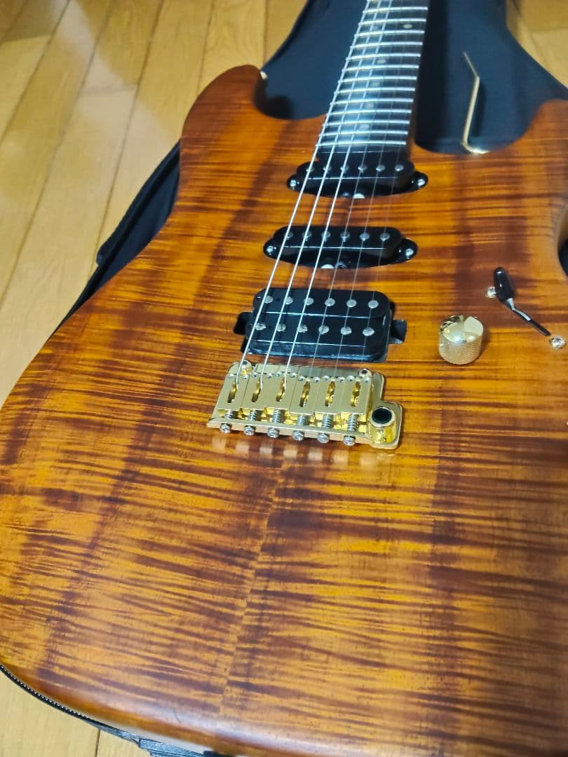 Warmoth+Musikraft 5A Figured Koa ストラトタイプ