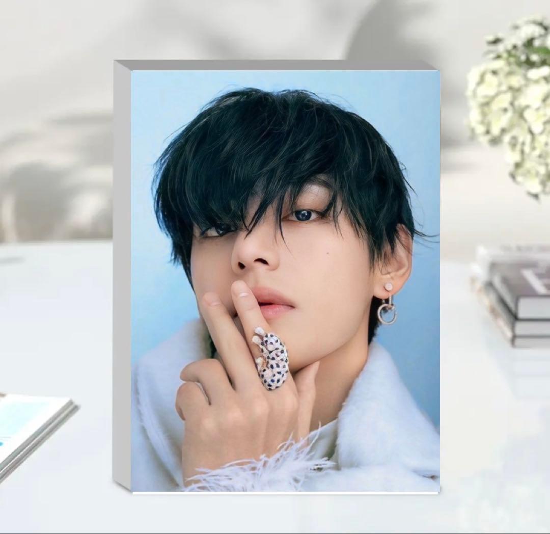 taehyung テヒョン　テテ アクリルブロック8×10.8cmスタンド付き