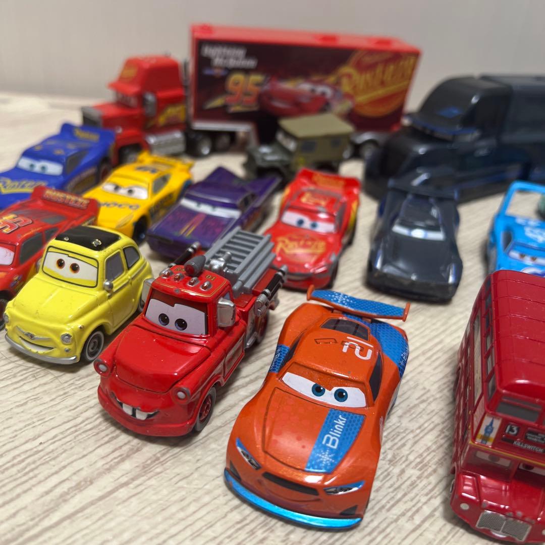 廃盤多数！カーズ ミニカー 39台セット トレーラー付き