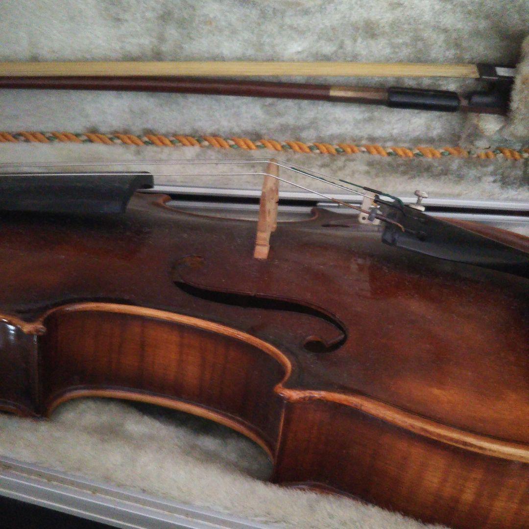 バイオリン本体と弓、ハードケース付き