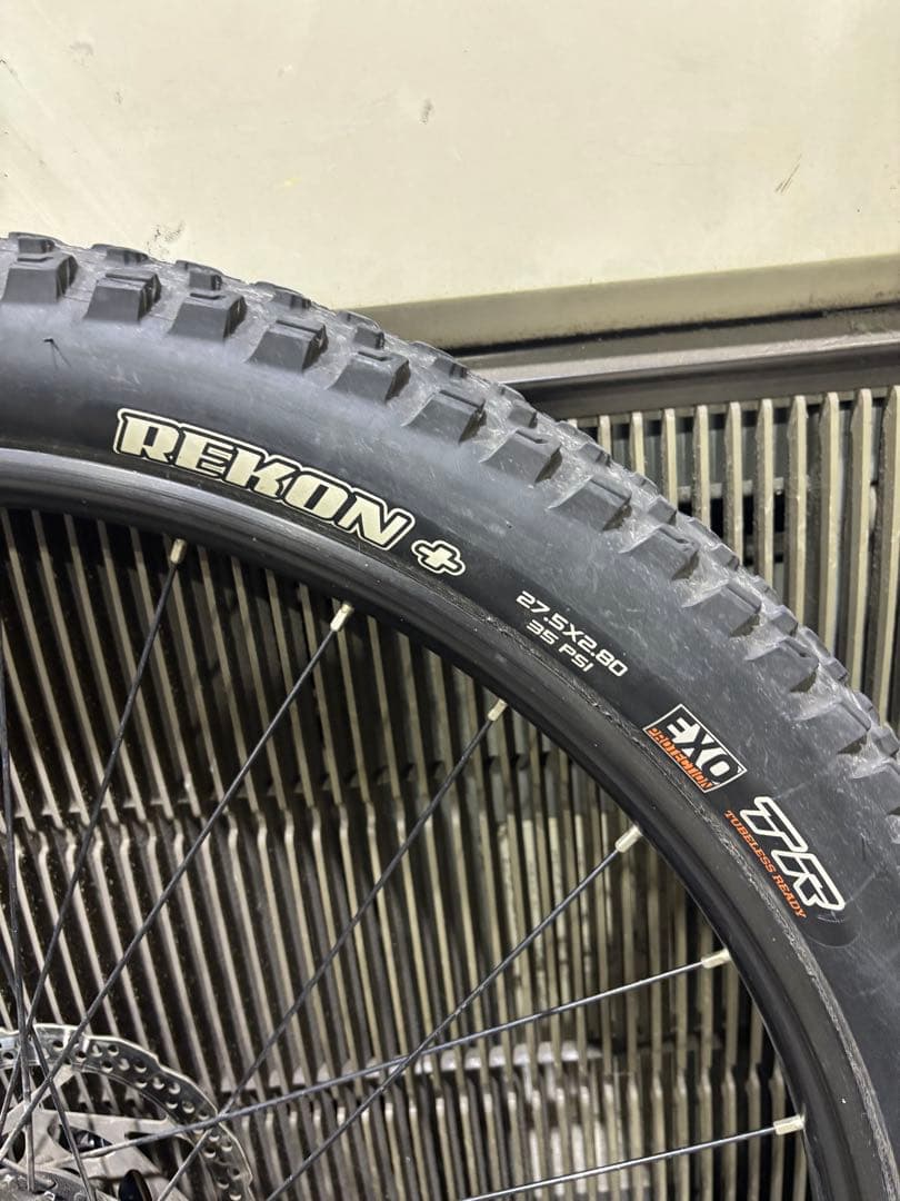 マウンテンバイク　27.5 × 2.8 ホイール　タイヤセット