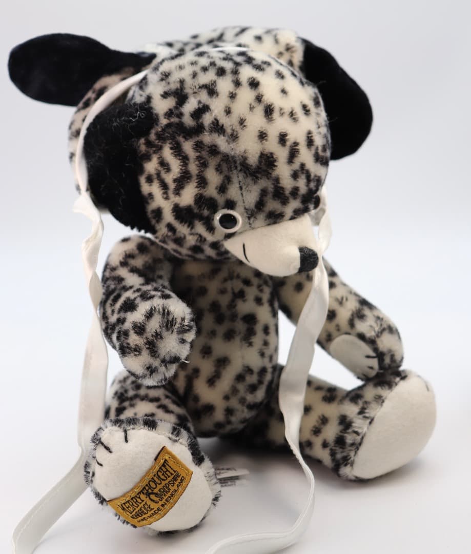チーキー・リトル・パピィー ボネットを被ったダルメシアンのチーキー 白黒斑点