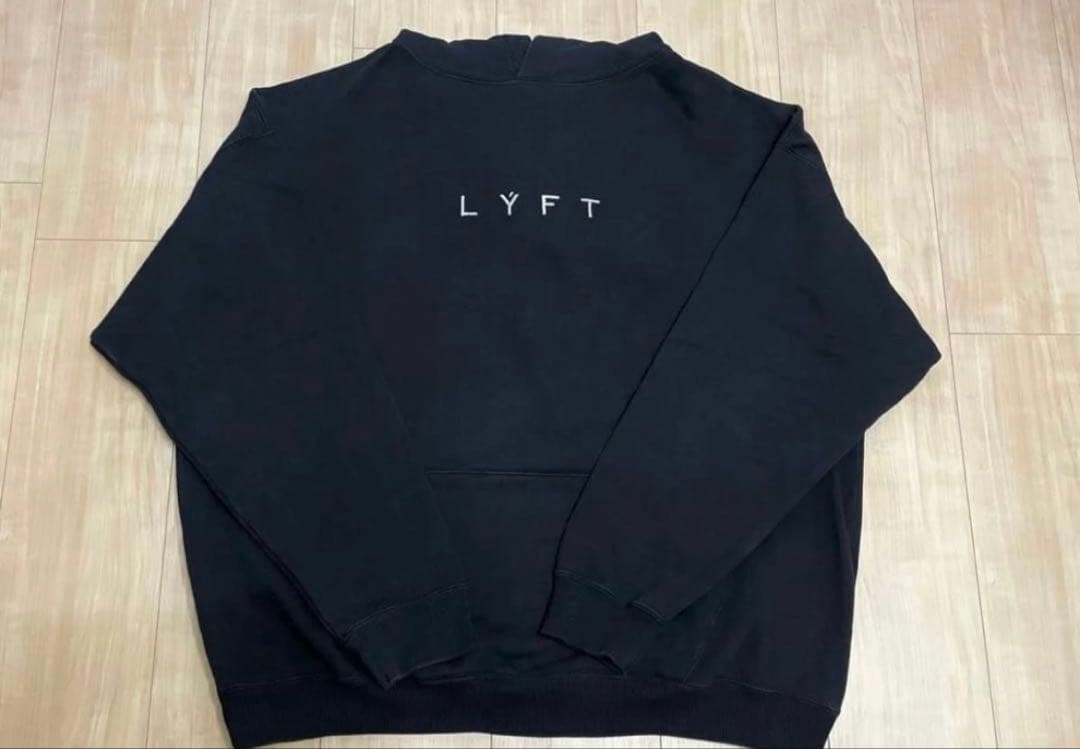 完売品 LYFT リフト　パーカー