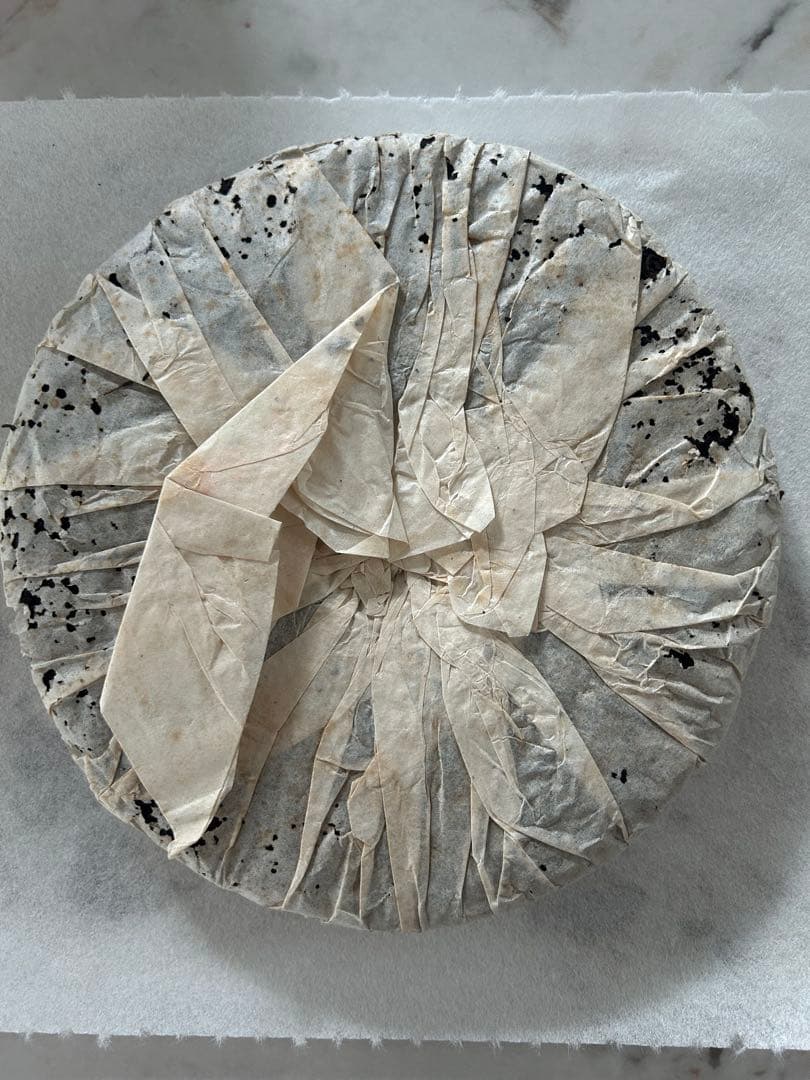 【未開封】熟成プーアル茶　雲南七子餅茶　プーアル茶の円形茶餅