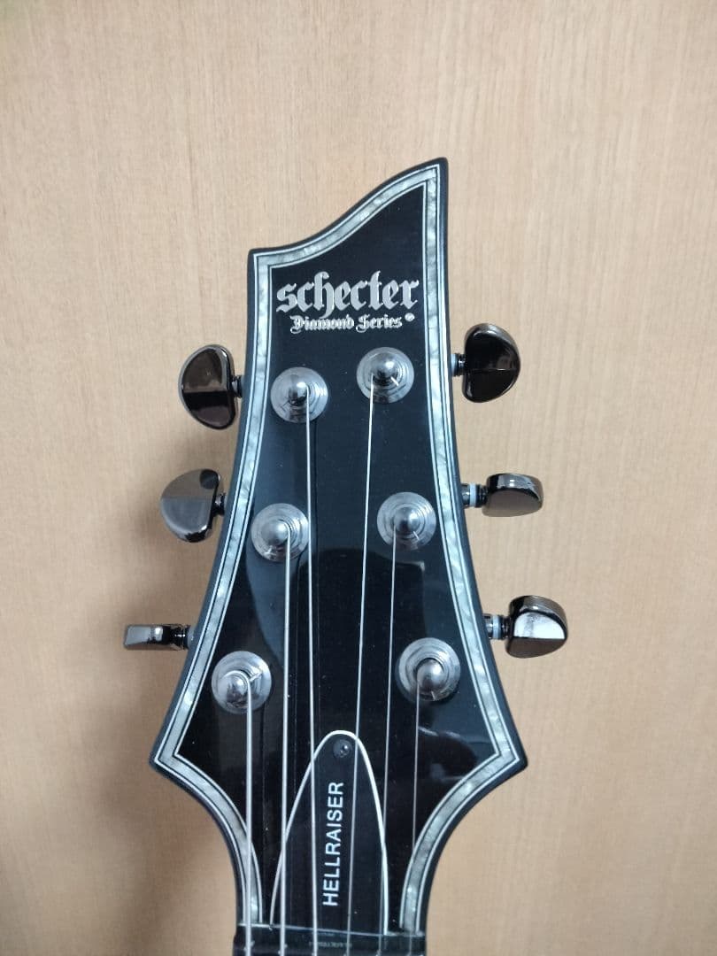 ベース Schecter HELLRAISER