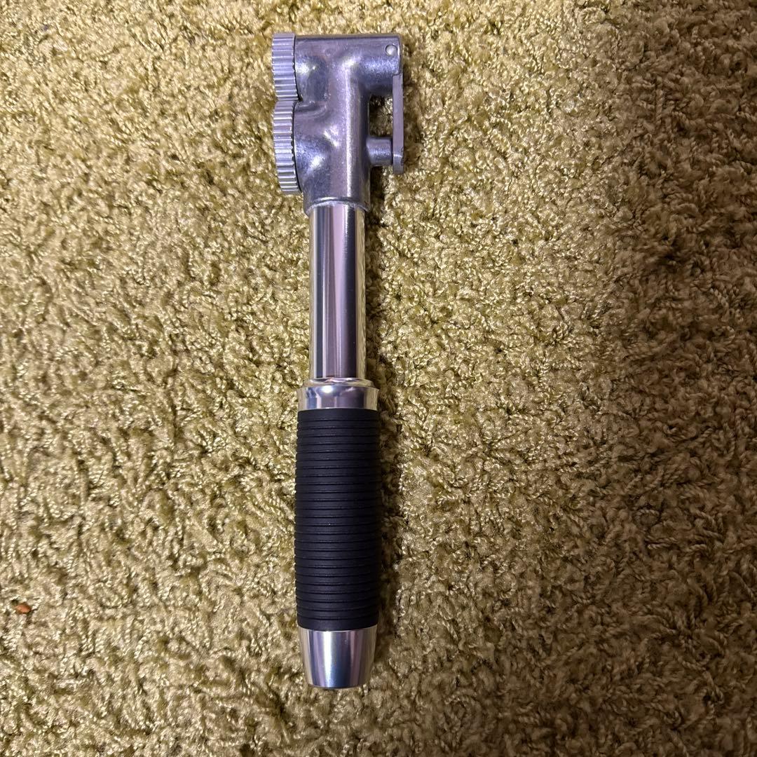 BROOKS (ブルックス)P1 ハンドポンプ 圧力計、コンパス付き