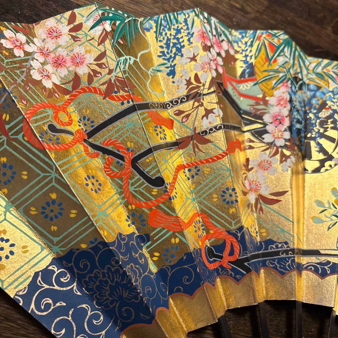 十松屋福井謹製　観世流能扇　鬘扇「朱妻花戦花車」　黒骨　桐箱付き