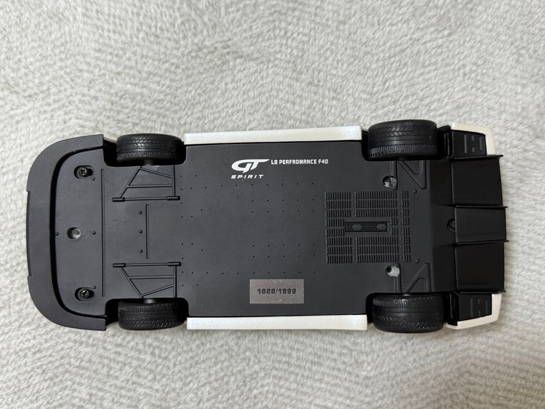 1/18 フェラーリ F40 リバティウォーク　GTスピリット