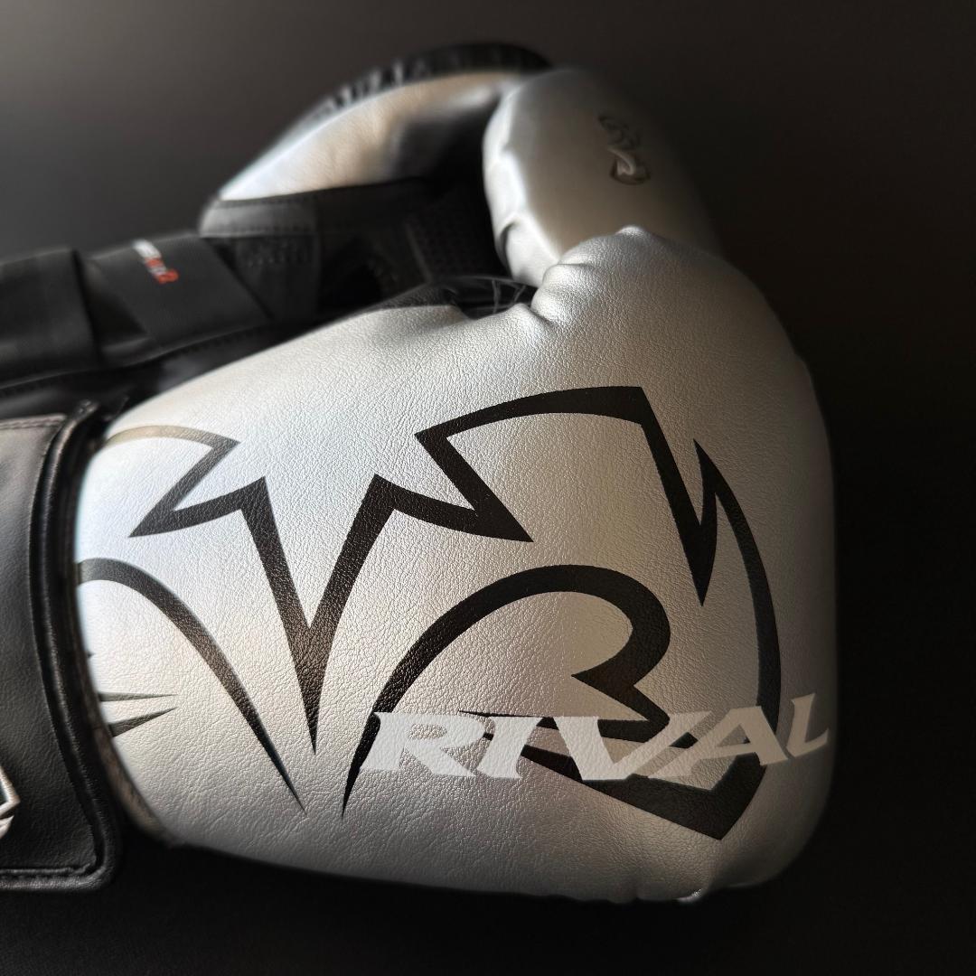 【美品】RIVAL ライバル RS11V スパーリンググローブ Mサイズ14oz