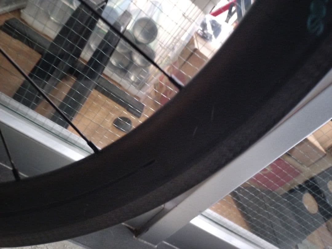 アイカン エアロ50s カ―ボンホイール