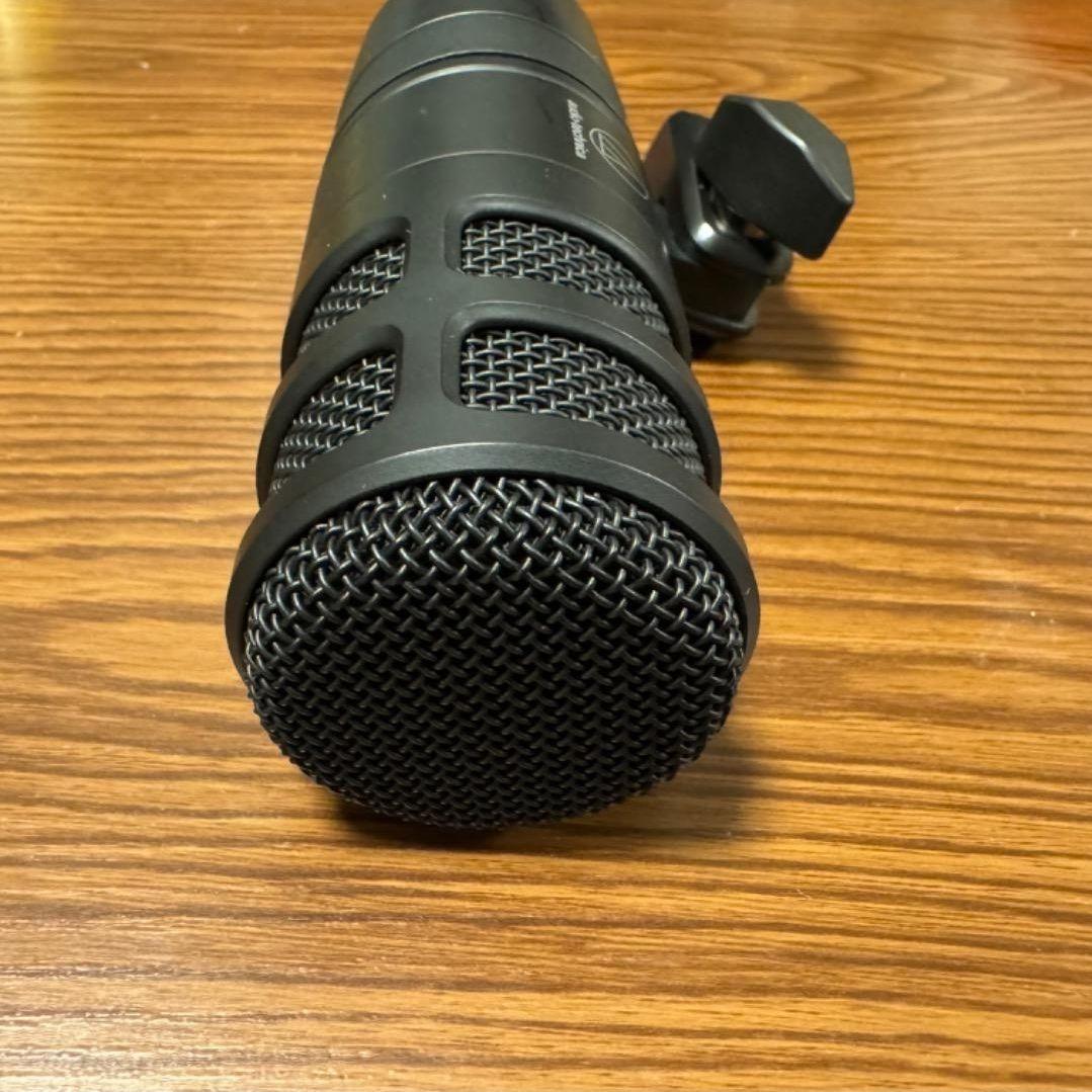AT2040 audio-technica　ダイナミックマイク（専用ポーチ付き）