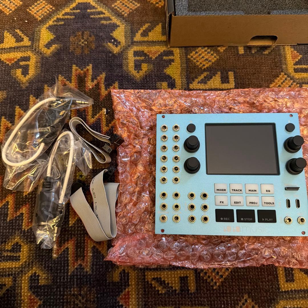 鍵盤楽器 1010music / bluebox eurorack edition