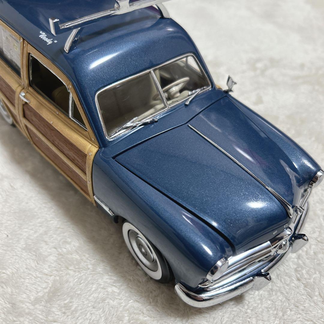 美品 フォード ウッディーワゴン 1/18 1949 モーターシティクラシクス