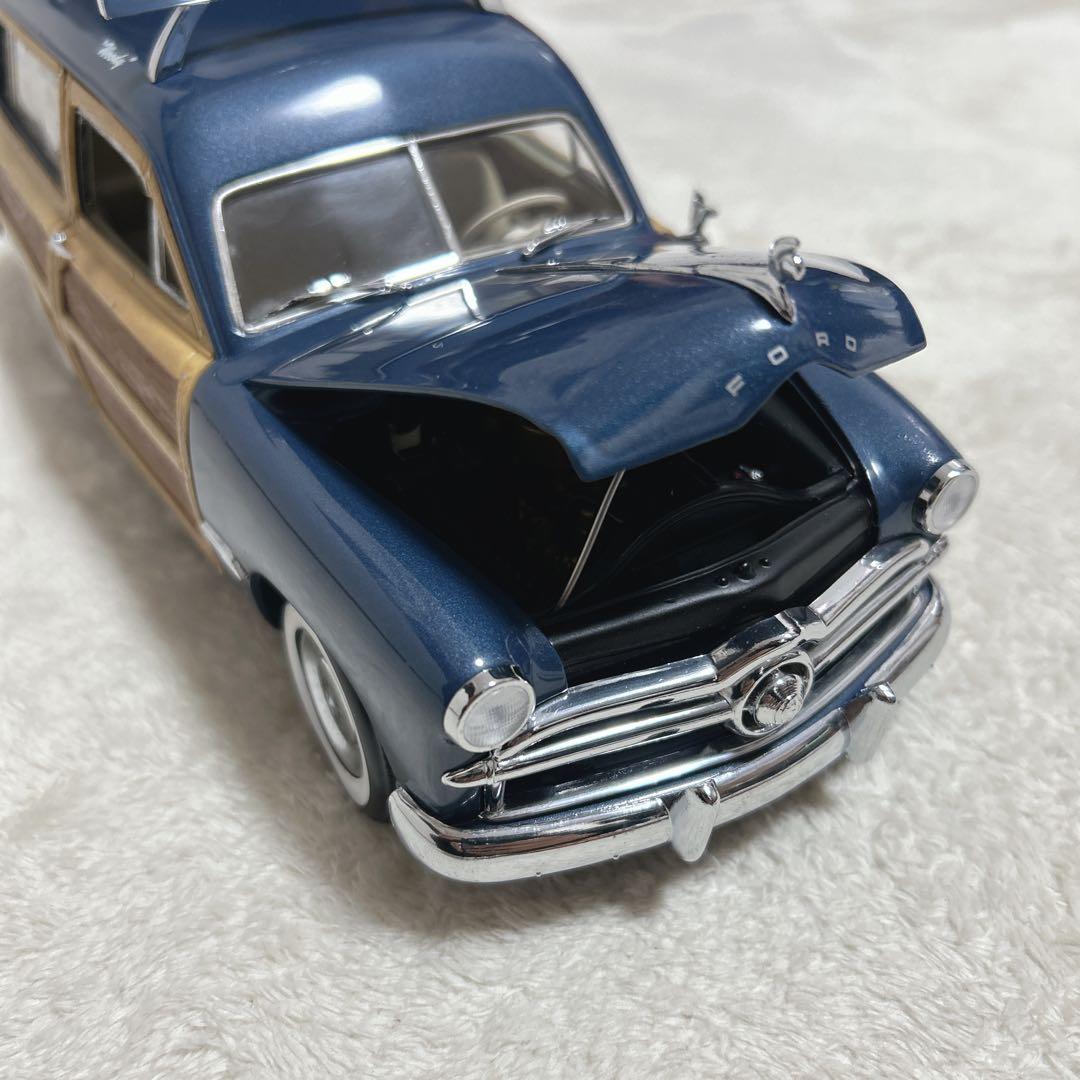 美品 フォード ウッディーワゴン 1/18 1949 モーターシティクラシクス