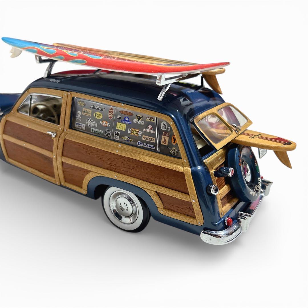 美品 フォード ウッディーワゴン 1/18 1949 モーターシティクラシクス